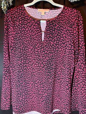 Michael Kohrs Women's Pink Leopard Print Long-Sleeve with bell sleeves
